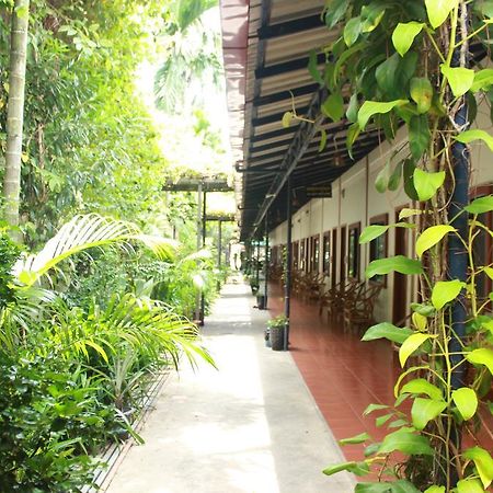 Zana Beach Guesthouse Sihanoukville Exteriör bild