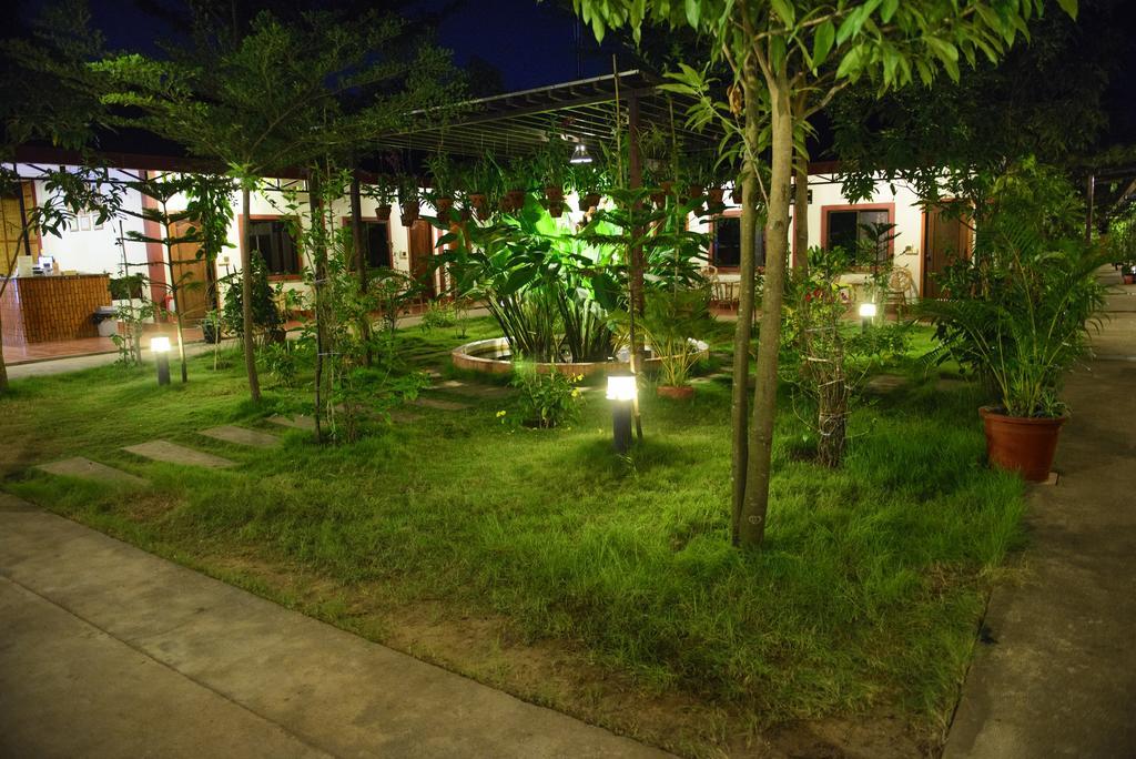 Zana Beach Guesthouse Sihanoukville Exteriör bild