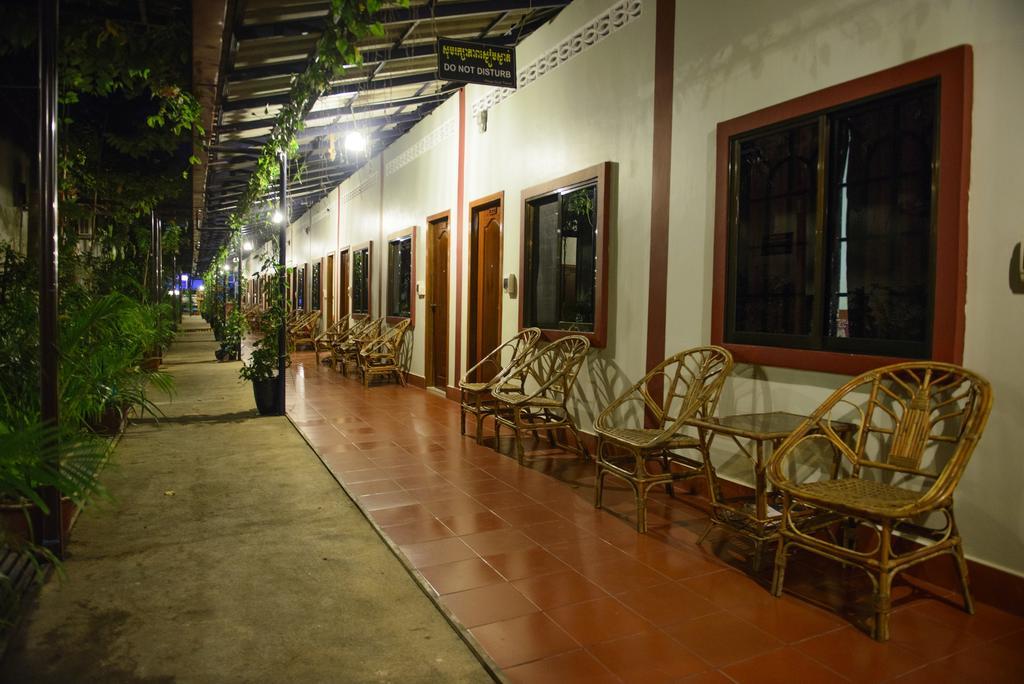 Zana Beach Guesthouse Sihanoukville Exteriör bild