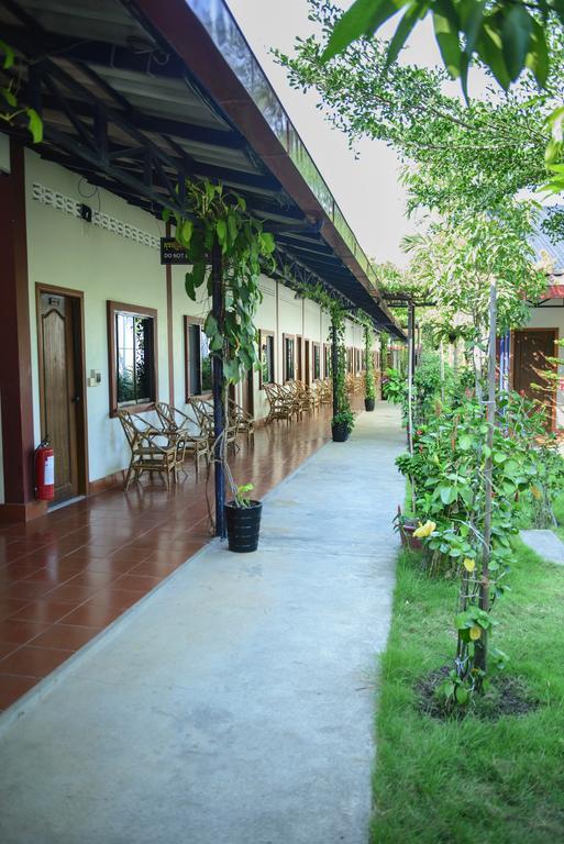 Zana Beach Guesthouse Sihanoukville Exteriör bild