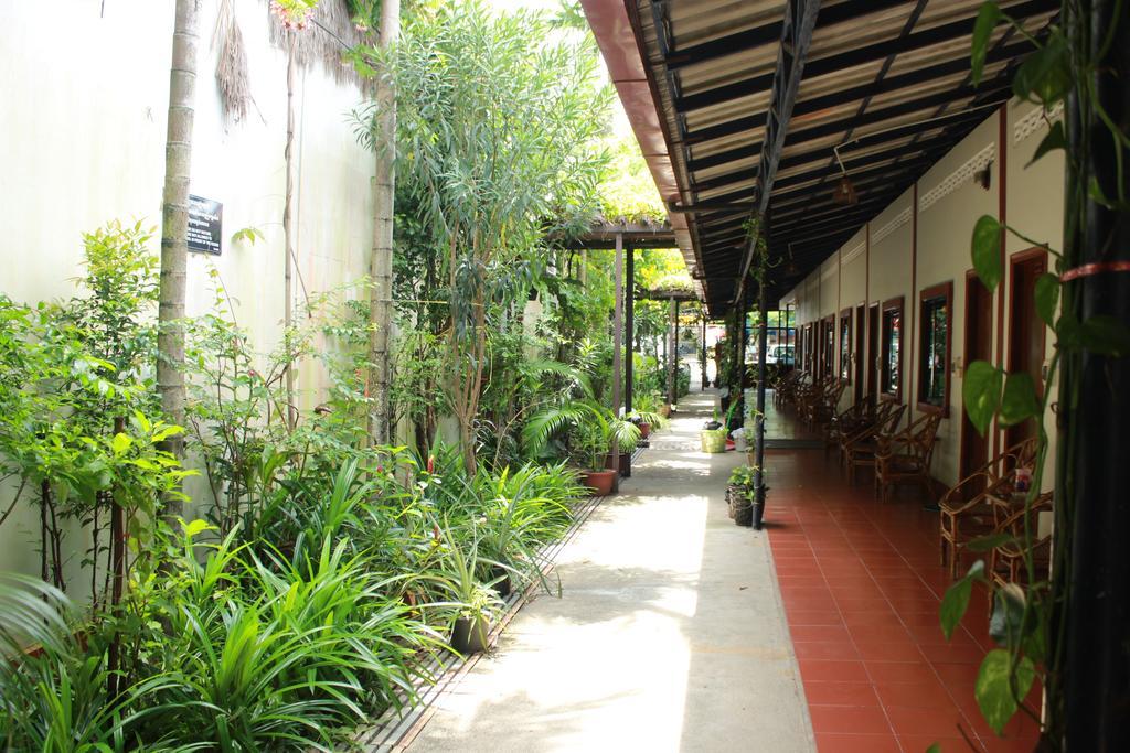 Zana Beach Guesthouse Sihanoukville Exteriör bild