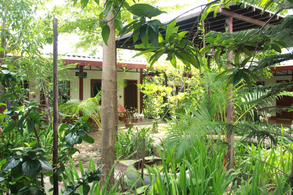 Zana Beach Guesthouse Sihanoukville Exteriör bild