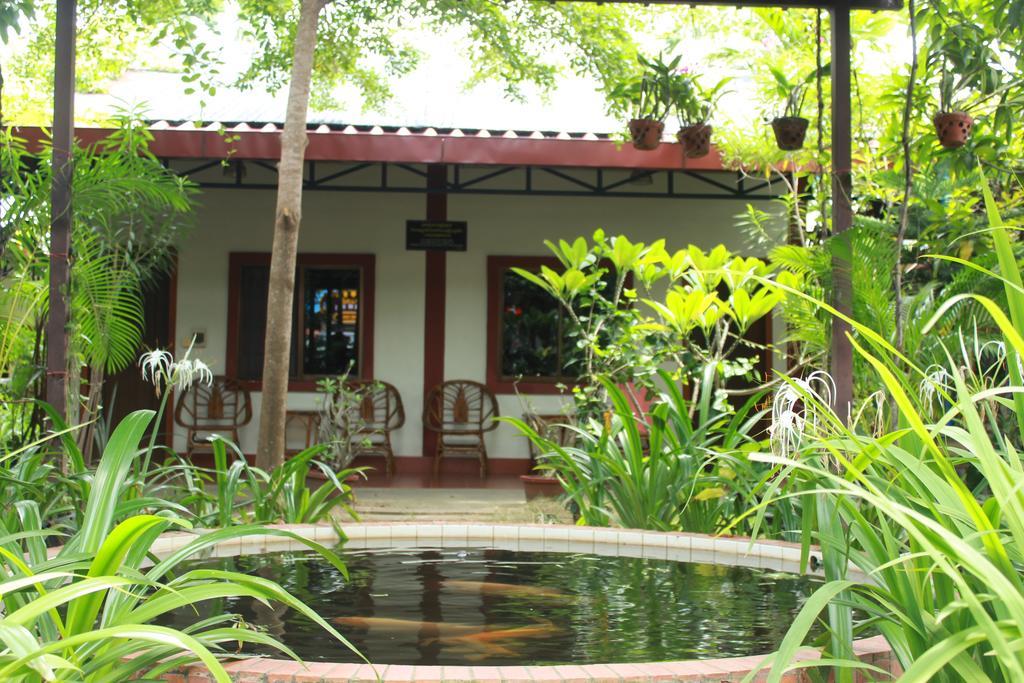 Zana Beach Guesthouse Sihanoukville Exteriör bild