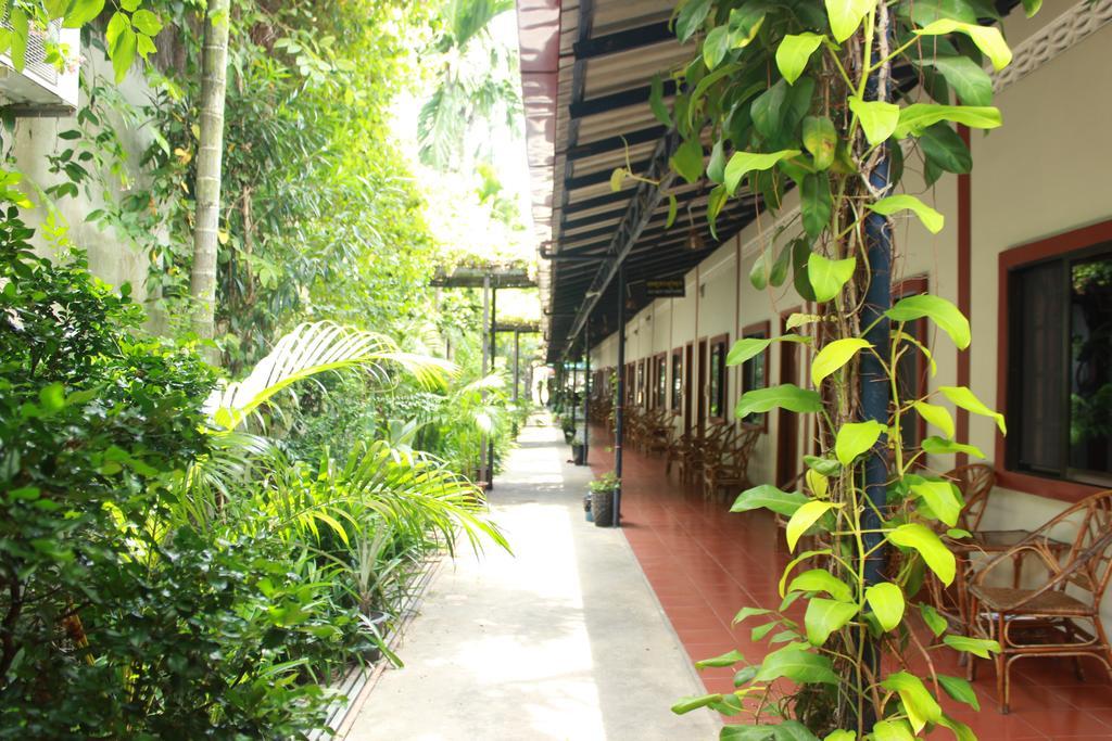 Zana Beach Guesthouse Sihanoukville Exteriör bild