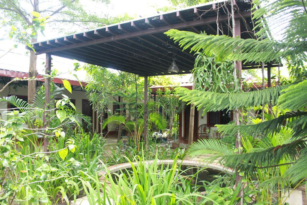 Zana Beach Guesthouse Sihanoukville Exteriör bild
