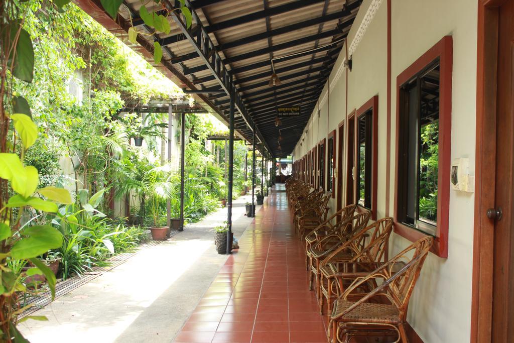 Zana Beach Guesthouse Sihanoukville Exteriör bild
