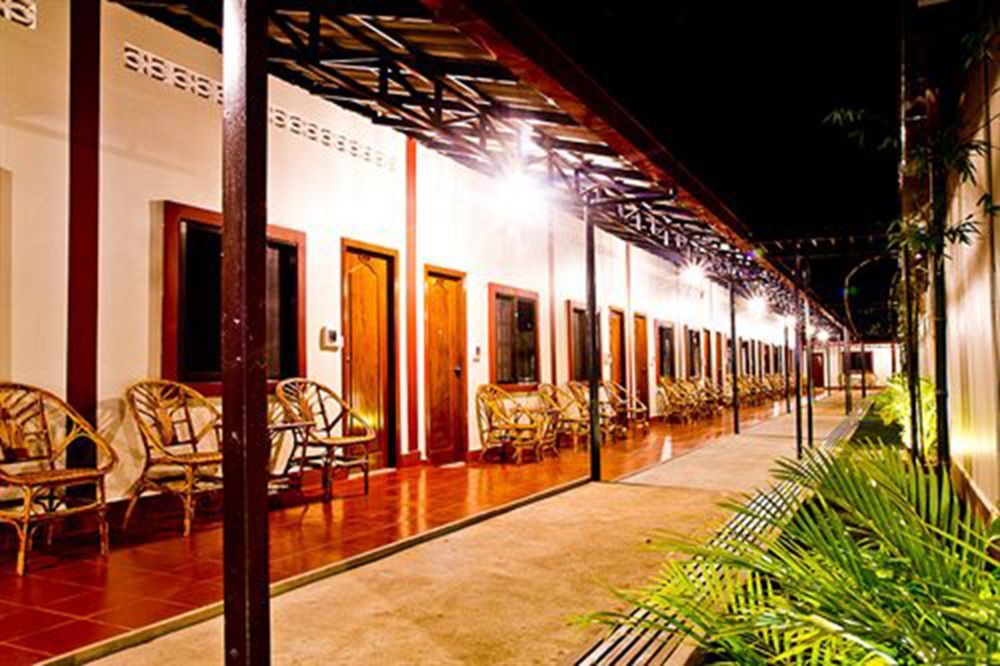 Zana Beach Guesthouse Sihanoukville Exteriör bild